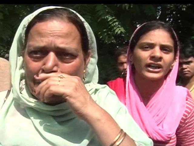 As Tempers Flare, Some Army Vehicles Pelted With Stones in Srinagar