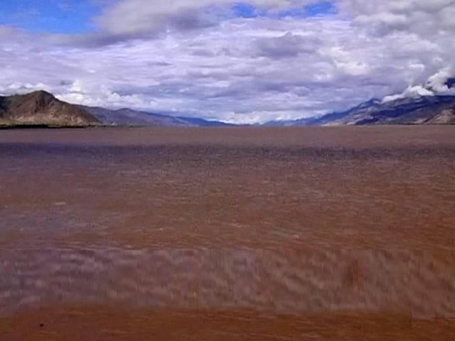 Videos : ब्रह्मपुत्र नदी पर बांध बना रहा है चीन