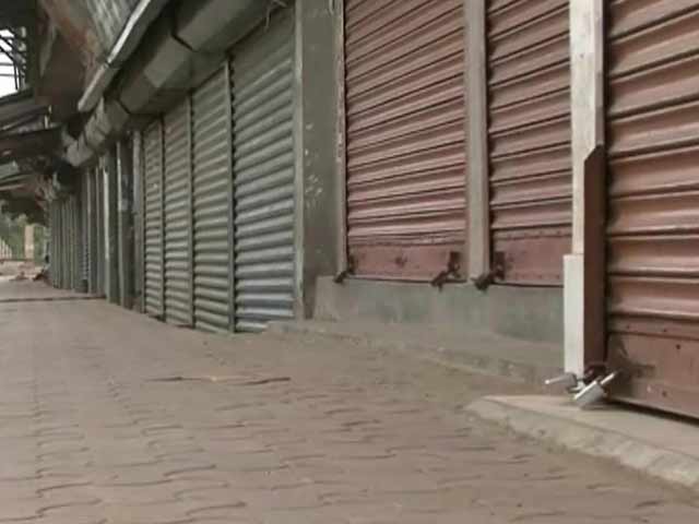 A Tale of Two Strikes: Manipur in Freeze Frame