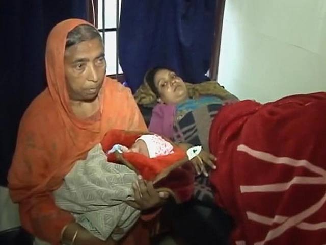 At Srinagar's Only Functional Hospital, Doctors Perform Surgeries and Clean Floors