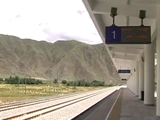 तिब्बत में रेल नेटवर्क बिछाता चीन