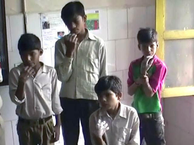 Video : Hands of Four Minor Boys, Suspected of Stealing Rs. 500, Burnt With Hot Oil