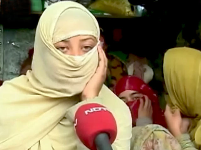 बाढ़ में उजड़ गए हज़ारों आशियाने