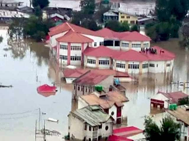 Videos : जम्मू-कश्मीर में बाढ़ : महामारी फैलने का डर