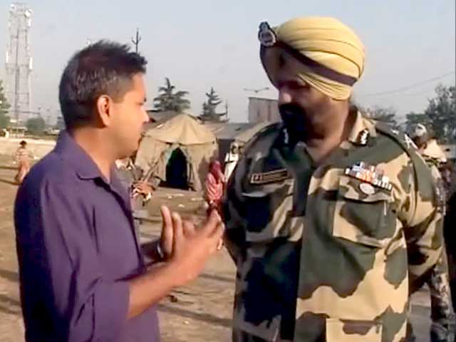 कश्मीर : लोगों को घर वापसी में मदद दे रही है बीएसएफ