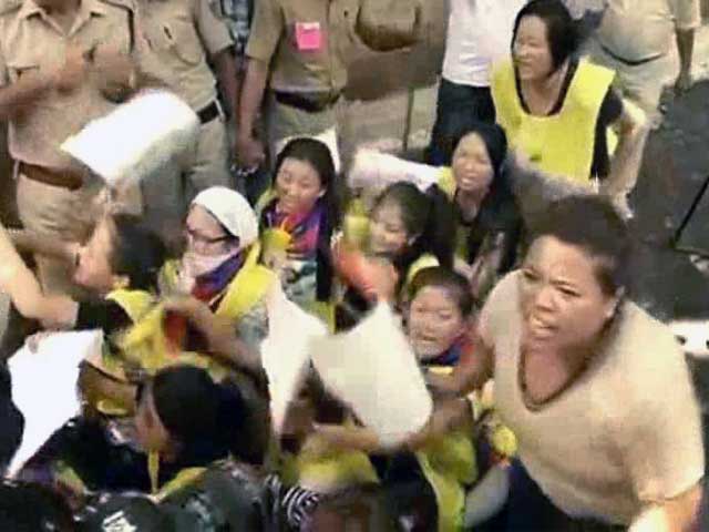चीनी राष्ट्रपति के खिलाफ तिब्बती छात्रों का प्रदर्शन