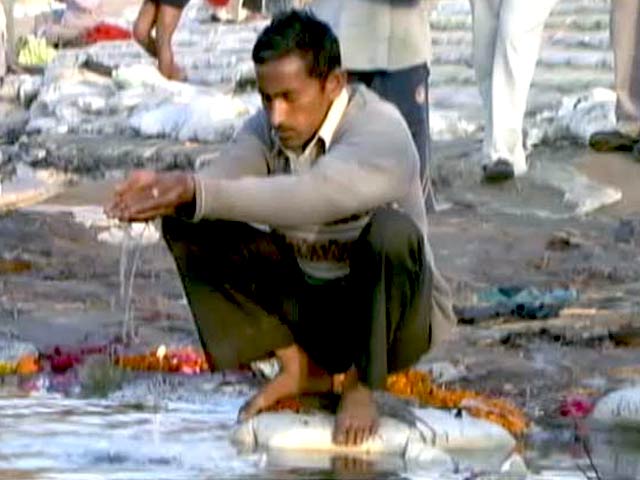 गंगा की बदहाली जानने की कोशिश