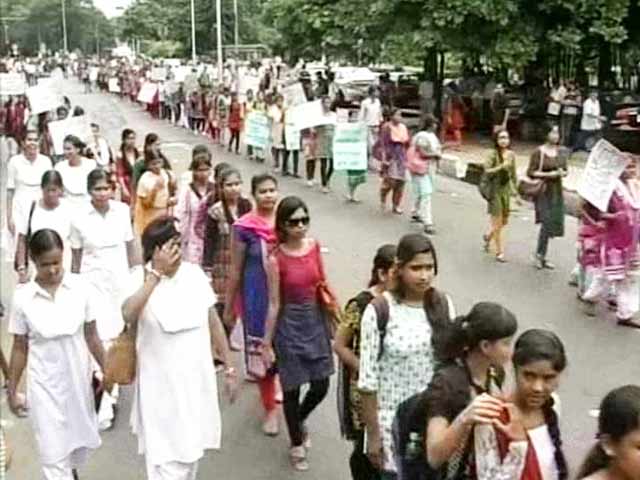 Trinamool Rally Cuts No Ice With Protesting Jadavpur University Students