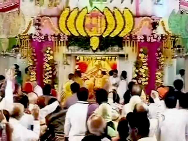 Video : देशभर में नवरात्रि के अवसर मंदिरों में रौनक