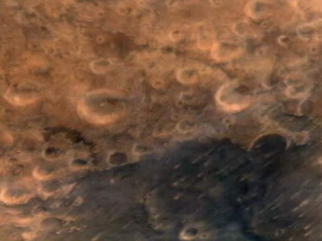 मंगलयान ने भेजी लाल ग्रह की पहली तस्वीर