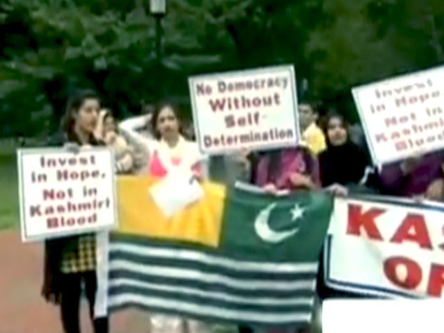 Video : कश्मीर मामले को लेकर व्हाइट हाउस के सामने नारेबाजी