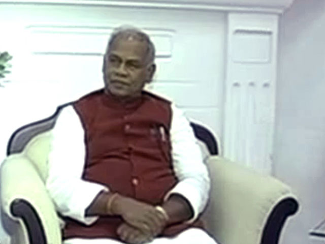 पटना भगदड़ : अफसरों के बचाव में उतरे सीएम जीतन मांझी