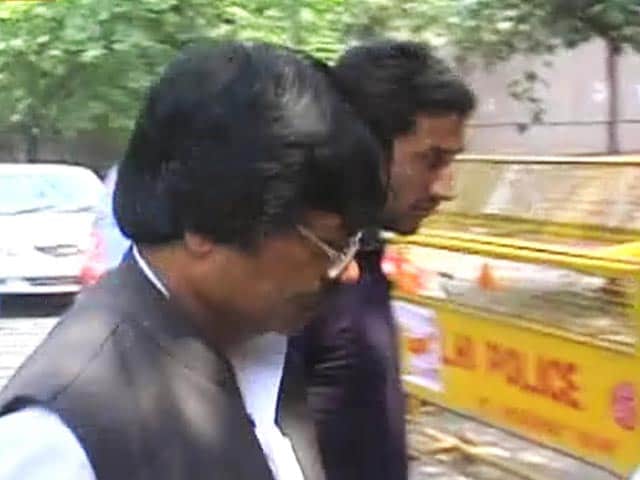 Videos : झारखंड के पूर्व मंत्री योगेंद्र साव दिल्ली में गिरफ्तार