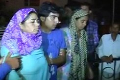 पाकिस्तान की फायरिंग में पांच लोगों की मौत पाकिस्तान की फायरिंग में पांच लोगों की मौत