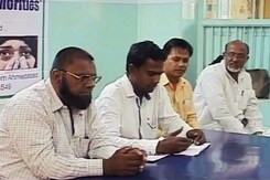 क्या गुजरात पुलिस कर रही है भेदभाव? क्या गुजरात पुलिस कर रही है भेदभाव?