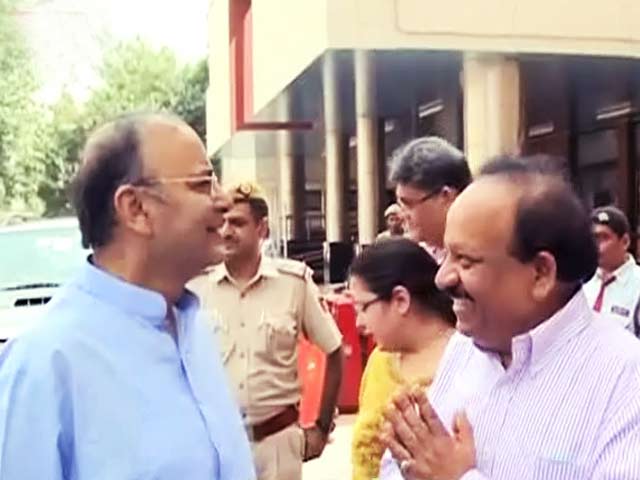 पीएम मोदी की टीम में कौन कितना अमीर...