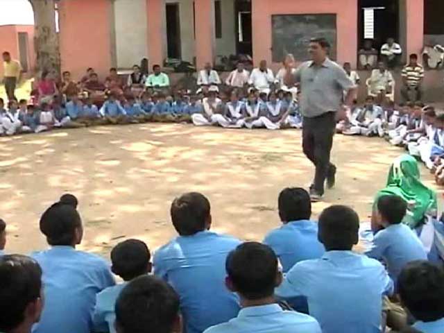 Swachh Express: Efforts to Change the Mindsets at Madhogarh, Rajasthan