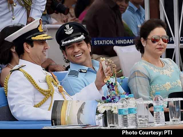 Video : Group Captain Sachin Tendulkar Attends Air Force Day Parade