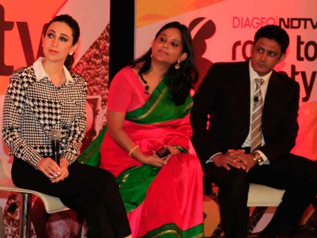 Video : Karisma Kapoor Launched the Diageo-NDTV Road To Safety Campaign