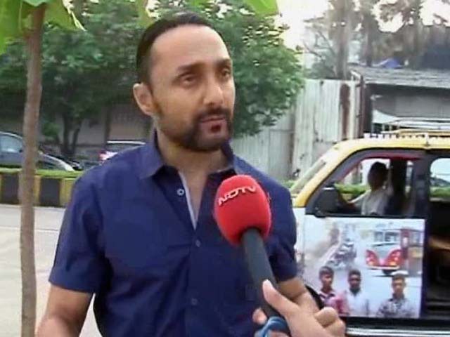 Actor Rahul Bose Boards the Mumbai Meri Jaan Taxi