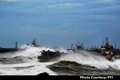 Cyclone Hudhud Rips Through Visakhapatnam, Three Dead Cyclone Hudhud Rips Through Visakhapatnam, Three Dead