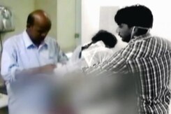 नोएडा के अस्पताल में सफाईकर्मी कर रहे हैं इलाज नोएडा के अस्पताल में सफाईकर्मी कर रहे हैं इलाज