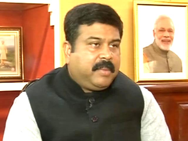 No Plans to Cut Number of Subsidised Cylinders: Oil Minister