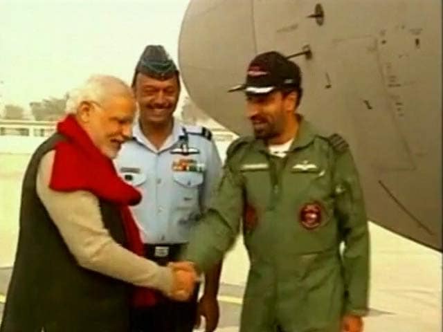 Video : PM Modi Spends Time With Soldiers at Siachen Ahead of Srinagar Visit