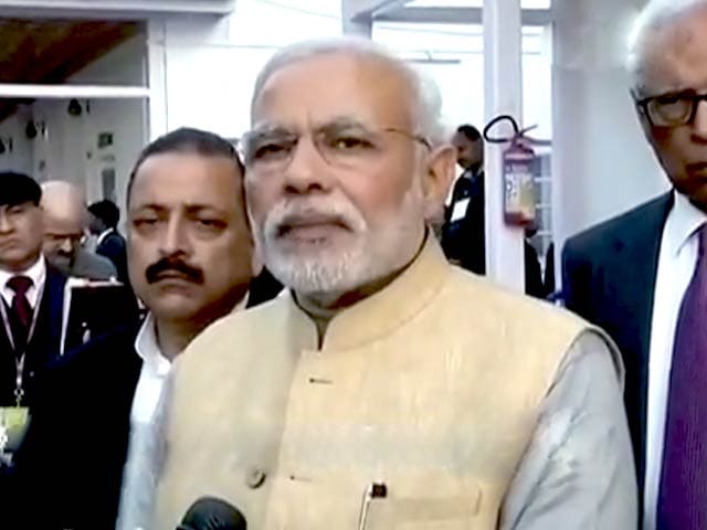 Video : PM Modi Announces Rs. 570 Crore for Rebuilding Homes, on Diwali Visit to Srinagar