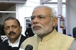 पीएम मोदी ने बांटा बाढ़ पीड़ितों का दर्द पीएम मोदी ने बांटा बाढ़ पीड़ितों का दर्द