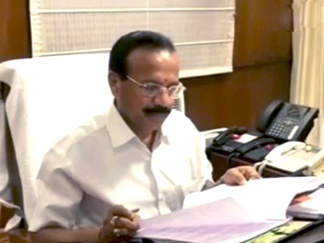 संपत्ति में हुए इजाफे पर रेलमंत्री ने दी सफाई