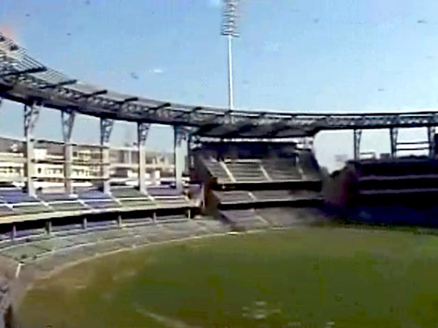 महाराष्ट्र : स्टेडियम में शपथ लेंगे सीएम?