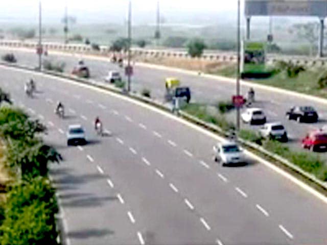 Gurgaon's Dwarka E-way or New Gurgaon: Which One is Worth Your Money?