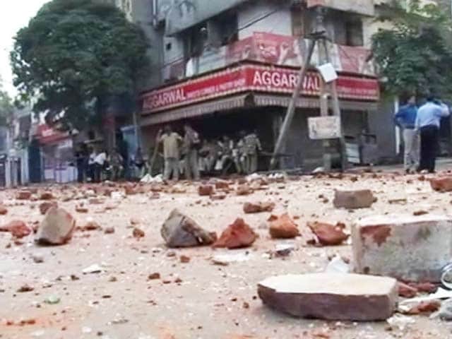 Video : 14 Arrested for Clashes in East Delhi's Trilokpuri; Colony Still Tense