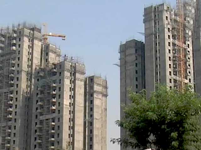 Small vs Big Developers: Timely Delivery of Projects