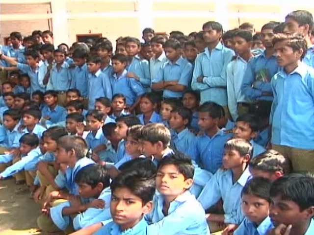 Swachh Express Reaches School Without a Toilet in Lucknow