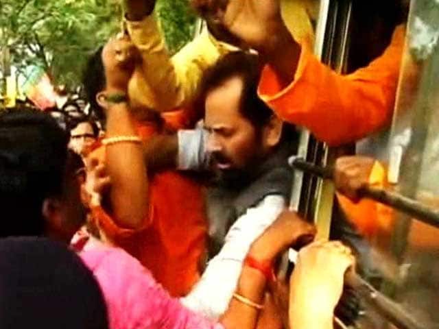 Video : On Way to Violence-Hit West Bengal Village, BJP Parliamentarians Arrested
