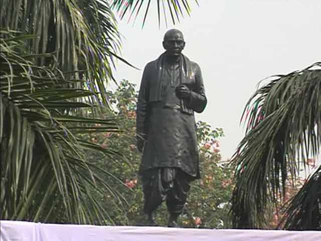 Sardar Patel, Indira Gandhi Star in Latest Political Battle