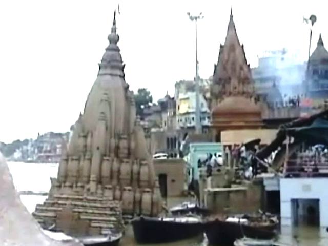 Swachh Express Enters Varanasi, India's Most Famous Pilgrimage Site