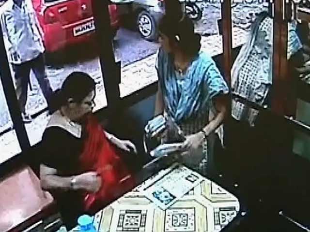 मुंबई में फर्जी आईटी अधिकारी बन ठगी