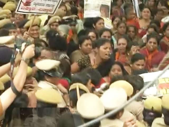 Video : Karnataka Rapes: BJP Holds Protest, 20 Taken into Police Custody
