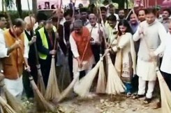 इंडिया 7 बजे : कूड़ा गिराया गया, फिर हुई सफाई इंडिया 7 बजे : कूड़ा गिराया गया, फिर हुई सफाई