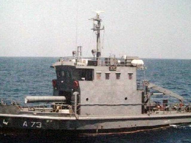 Video : विशाखापट्टनम में नौसेना का जहाज डूबा, एक की मौत, चार लापता