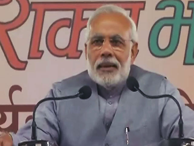 वाराणसी में पीएम ने अखिलेश सरकार पर साधा निशाना