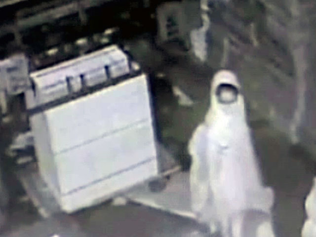 गाजियाबाद : कैमरे में कैद हुई महिला चोरों के गैंग की करतूत