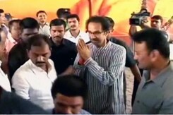 ध्वनिमत से विश्वासमत पारित होने का शिवसेना ने किया विरोध ध्वनिमत से विश्वासमत पारित होने का शिवसेना ने किया विरोध