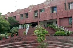 जेएनयू में छात्रा ने लगाया रेप का आरोप जेएनयू में छात्रा ने लगाया रेप का आरोप