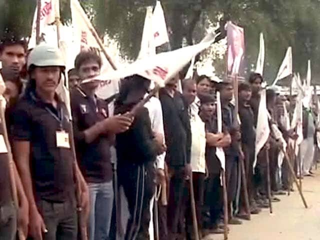 Videos : कब गिरफ्तार होंगे रामपाल? समर्थकों ने बनाए कई सुरक्षा घेरे