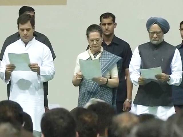 Sonia, Rahul at Congress's Nehru Event in Delhi
