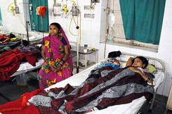 बिलासपुर के हादसे के बाद फिर लगा नसबंदी शिविर, एक की मौत बिलासपुर के हादसे के बाद फिर लगा नसबंदी शिविर, एक की मौत
